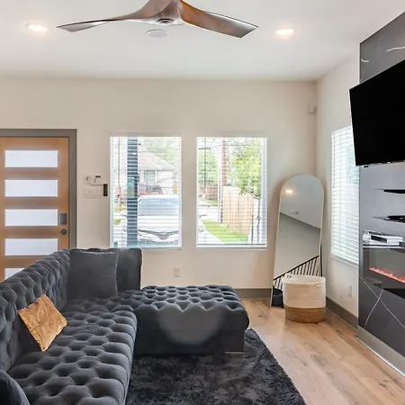 Cozy Downtown Luxury Oasis Villa